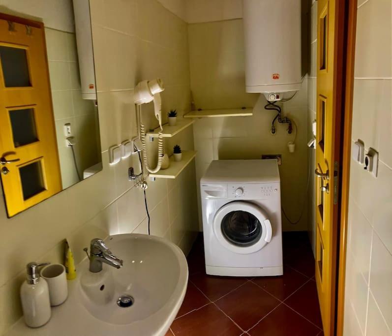 Jasmine Apartment - Free Parking - City Center - Skibus - Tatralandia 5Km Liptovský Mikuláš Dış mekan fotoğraf